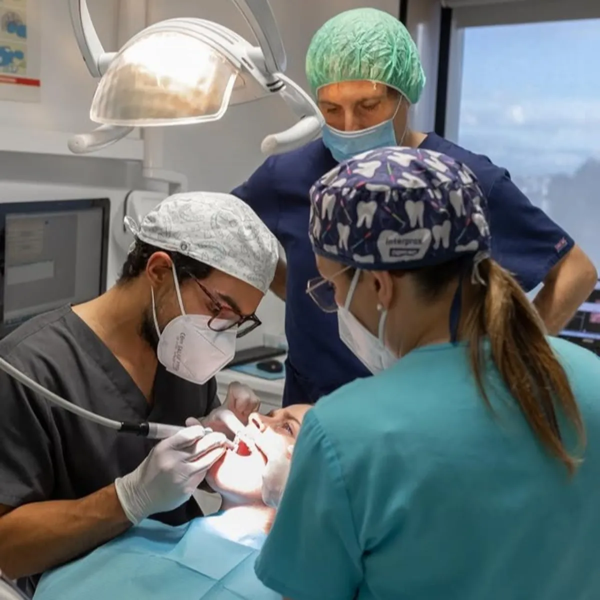 Tratamiento de odontología en la Clínica Dental Pablo Varela