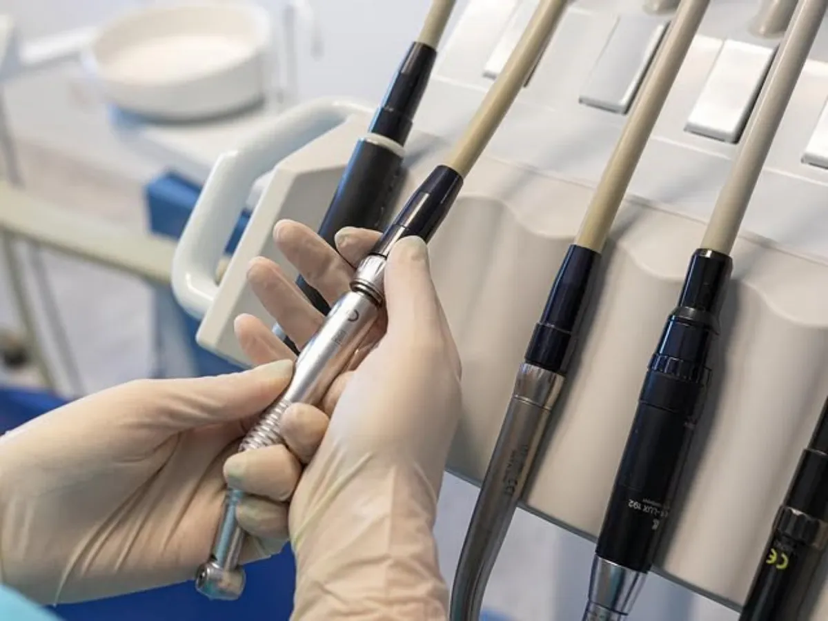 Gabinete dental e instalaciones de la clínica
